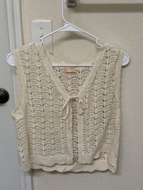 LG Crochet Tie-Front Vest in Cream
